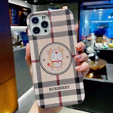 burberry カバー iphone 15 
