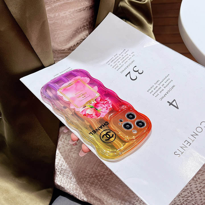 chanel風 アイフォーン15プロ スマホケース 